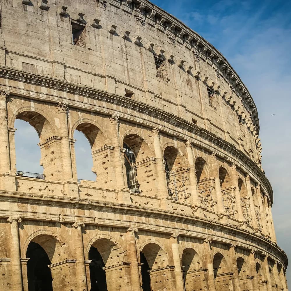 Les arcades du Colisée à Rome